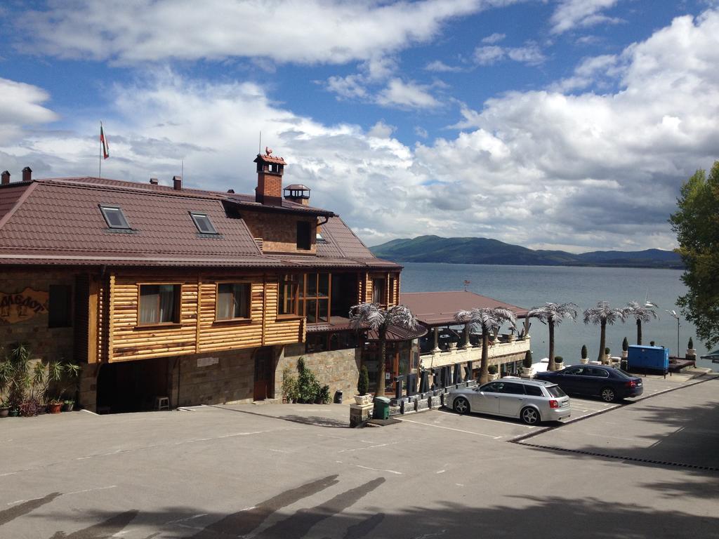 Kamelot Hotel Pasarel Dış mekan fotoğraf