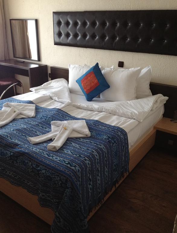 Kamelot Hotel Pasarel Dış mekan fotoğraf